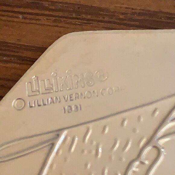 3 vintage brass engraved Lillikins Lillian Vernon Christmas tree ornaments - Picture 10 of 10